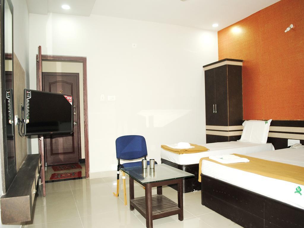 Ssr Hotel シュリーカーラハスティ エクステリア 写真
