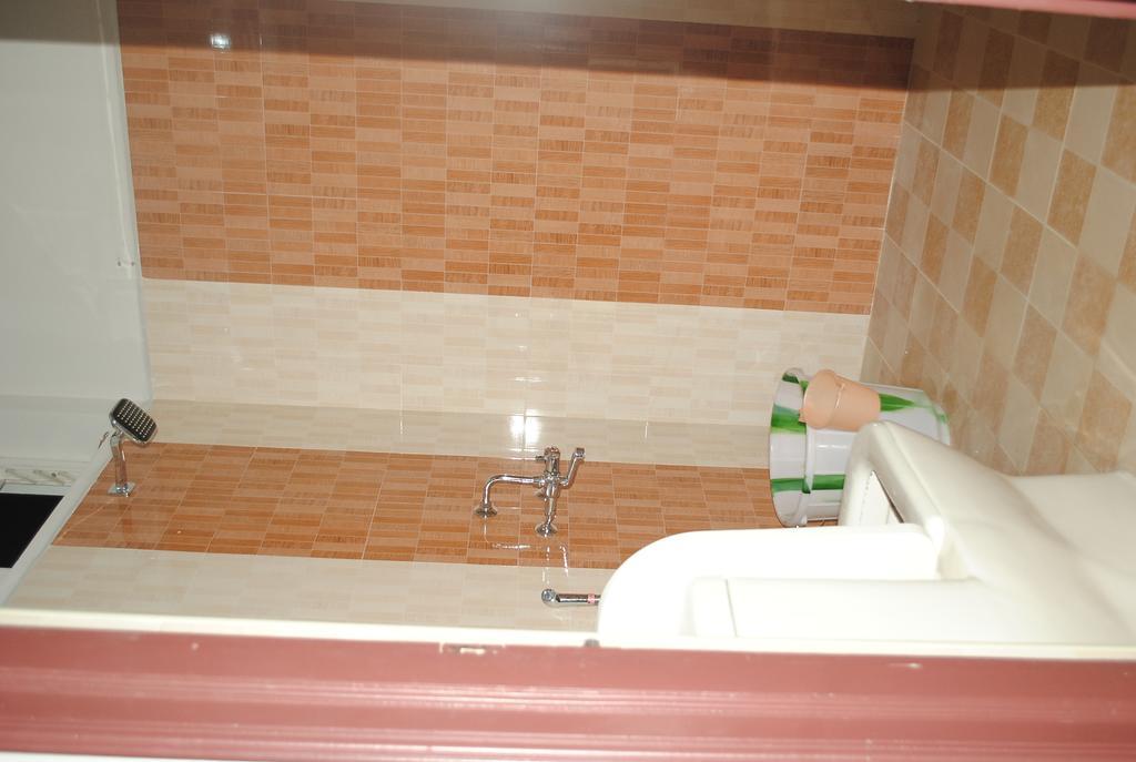 Ssr Hotel シュリーカーラハスティ エクステリア 写真